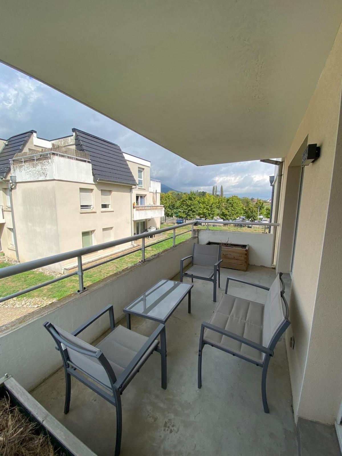 U1 Chaleureux Appartement Avec Balcon A Uffholtz Екстериор снимка